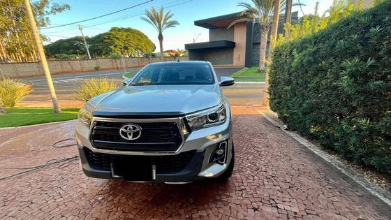TOYOTA HILUX 2.8 SRX 4X4 CD 16V DIESEL 4P AUTOMÁTICO